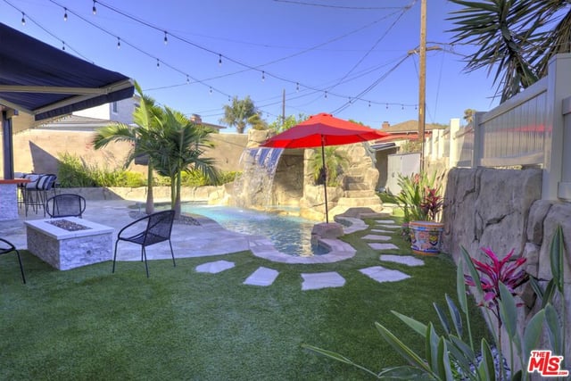 10212 S 7th Avenue, Inglewood, CA 90303 — photo 5 of 36