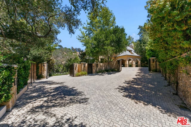 3911 Oeste Avenue, Studio City, CA 91604 — photo 3 of 56