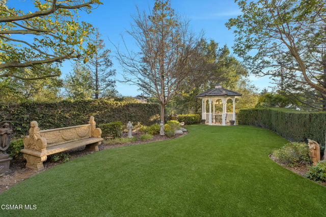 307 Briar Bluff Circle, Thousand Oaks, CA 91360 — photo 2 of 61