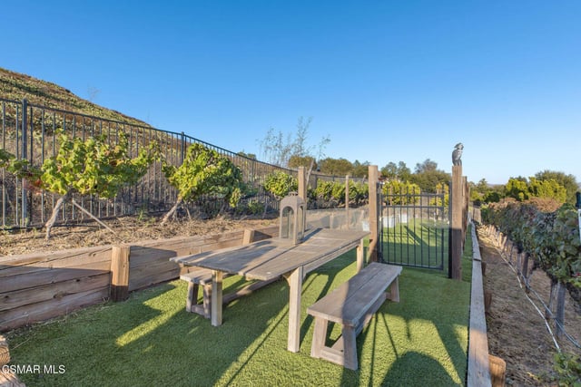 307 Briar Bluff Circle, Thousand Oaks, CA 91360 — photo 47 of 61