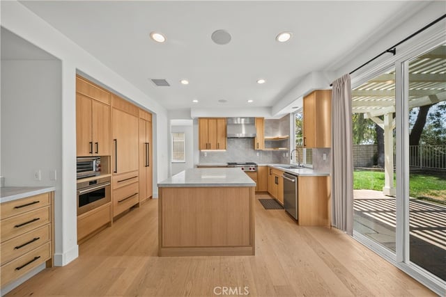 28379 Calex Dr, Valencia, CA 91354 — photo 12 of 54