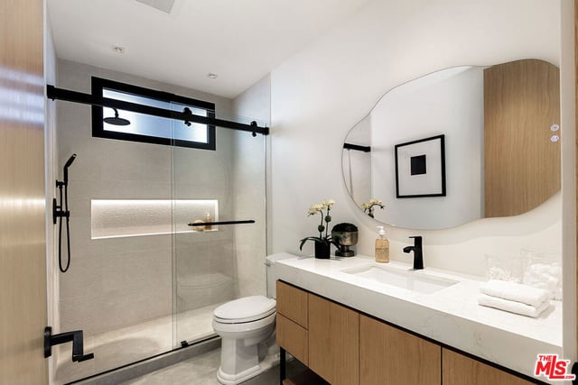 2202 California Avenue, Santa Monica, CA 90403 — photo 18 of 31