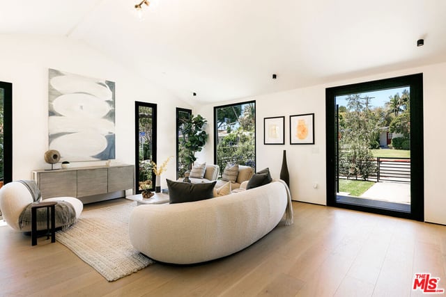 2202 California Avenue, Santa Monica, CA 90403 — photo 3 of 31