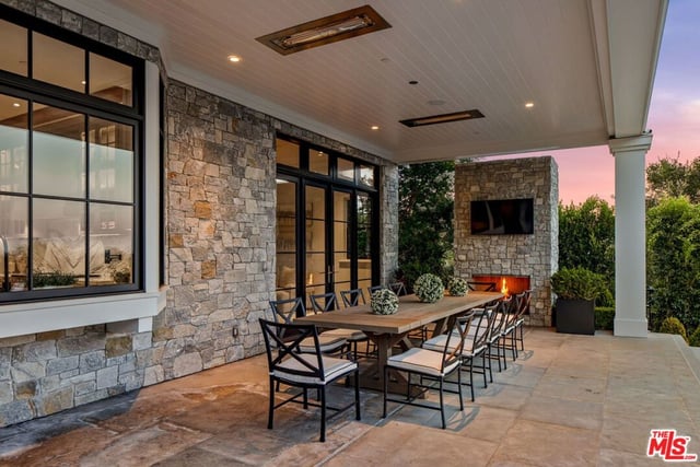 22 Oakmont Drive, Los Angeles, CA 90049 — photo 21 of 23