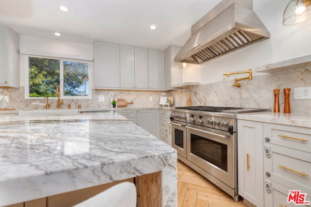 6051 Sadring Avenue, Los Angeles, CA 91367 — photo 4 of 35