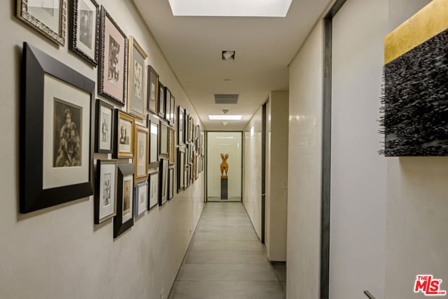 1087 Moraga Drive, Los Angeles, CA 90049 — photo 12 of 28