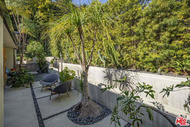 1087 Moraga Drive, Los Angeles, CA 90049 — photo 19 of 28