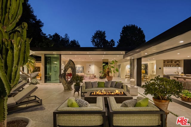 1087 Moraga Drive, Los Angeles, CA 90049 — photo 20 of 28