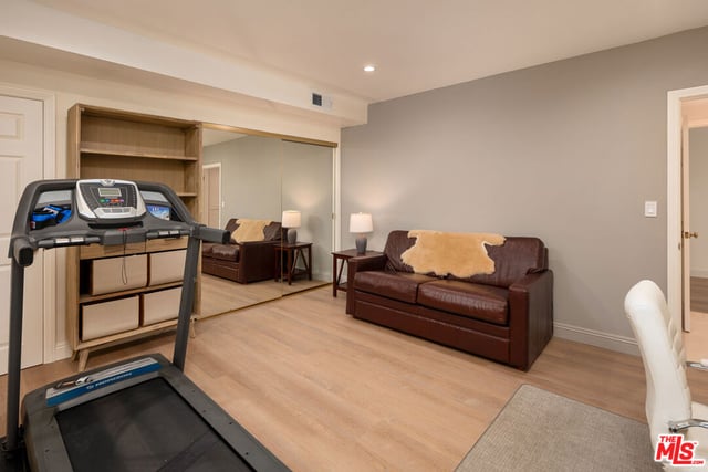 2337 Fox Hills Drive 102, Los Angeles, CA 90064 — photo 21 of 36