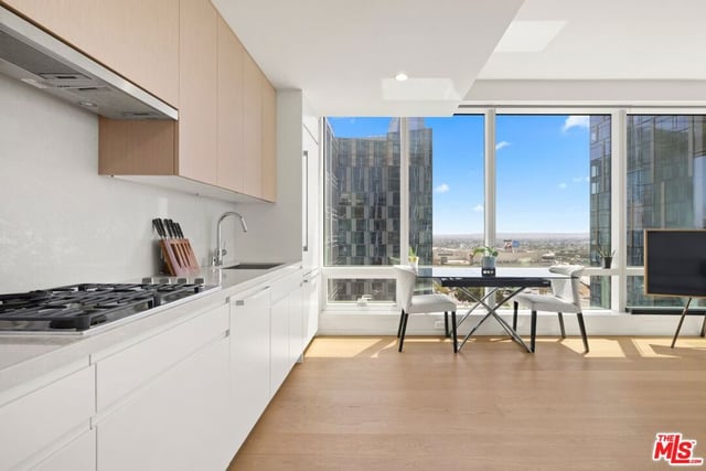 877 Francisco Street 1811, Los Angeles, CA 90017 — photo 4 of 10