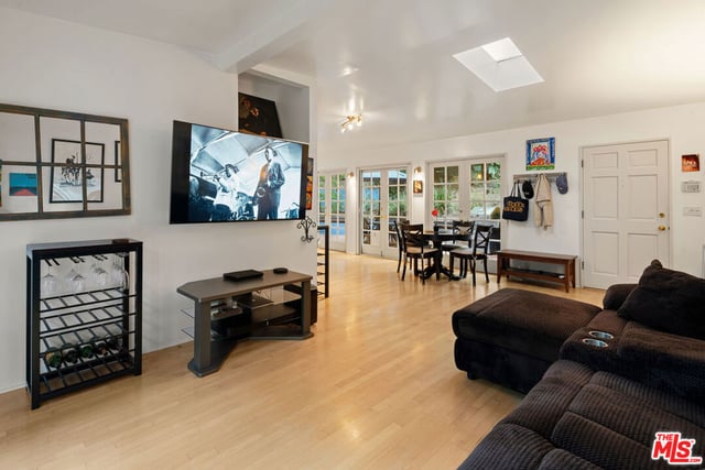 8011 Padre Lane, Los Angeles, CA 90046 — photo 3 of 16