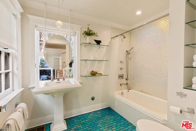 12 Rose Avenue, Los Angeles, CA 90291 — photo 21 of 50