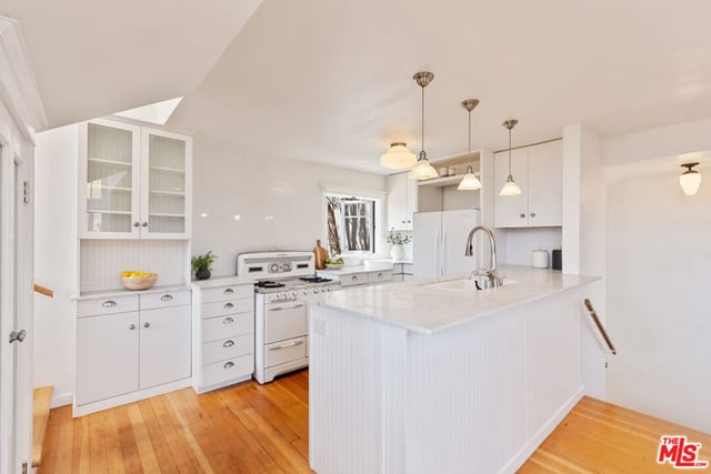 12 Rose Avenue, Los Angeles, CA 90291 — photo 35 of 50