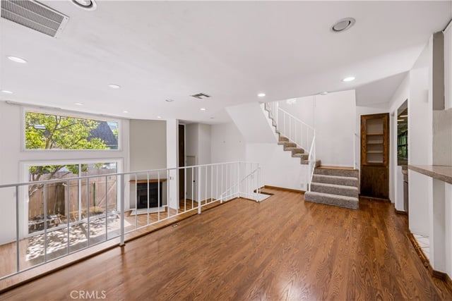 17943 Magnolia Boulevard 16, Encino, CA 91316 — photo 5 of 43