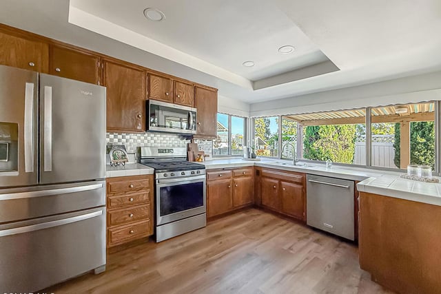 2188 E Fernview Street, Simi Valley, CA 93065 — photo 9 of 27