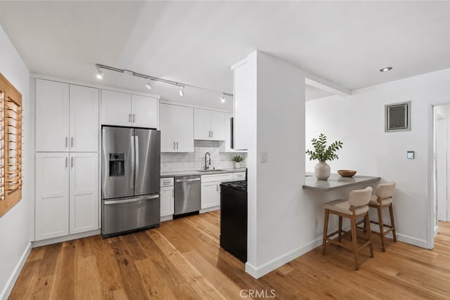1824 20th Street C, Santa Monica, CA 90404 — photo 6 of 32