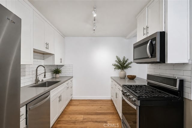 1824 20th Street C, Santa Monica, CA 90404 — photo 9 of 32
