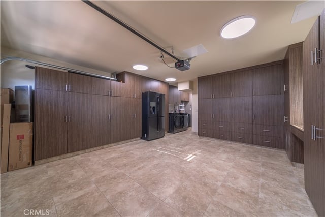 902 E WALNUT Avenue, Burbank, CA 91501 — photo 18 of 33