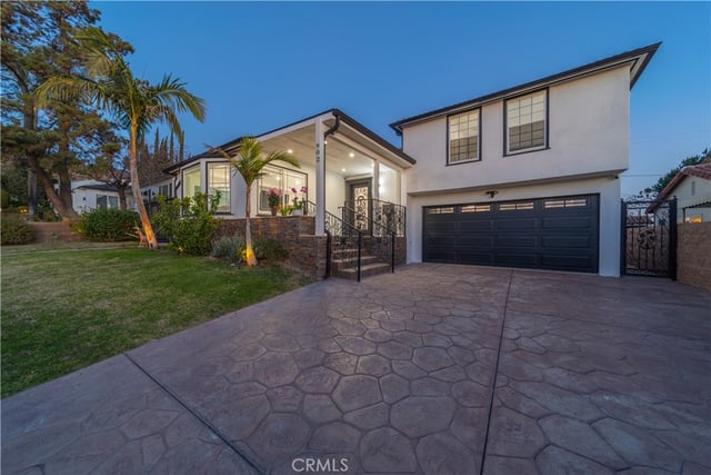 902 E WALNUT Avenue, Burbank, CA 91501 — photo 27 of 33