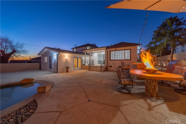 902 E WALNUT Avenue, Burbank, CA 91501 — photo 30 of 33