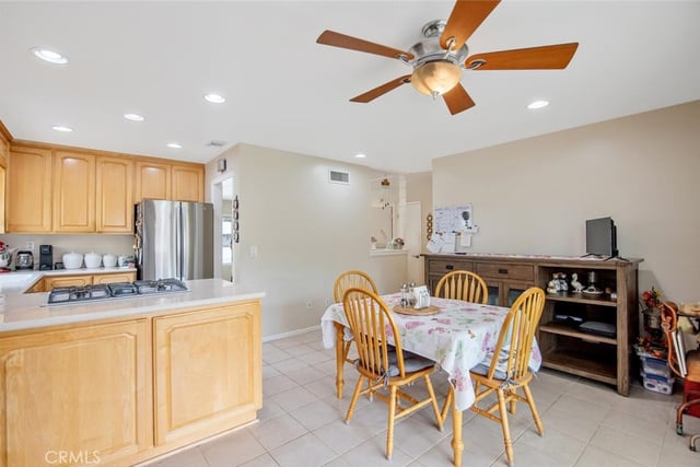 20862 Alaminos Drive, Saugus, CA 91350 — photo 13 of 37