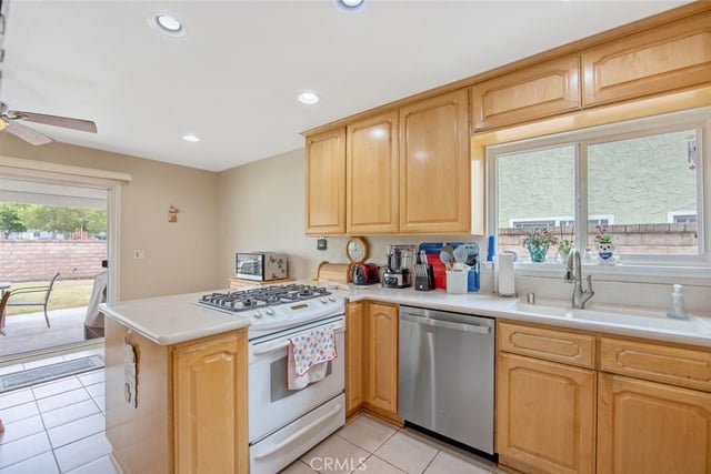 20862 Alaminos Drive, Saugus, CA 91350 — photo 15 of 37