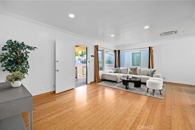 1227 E 1st 2F, Long Beach, CA 90802 — photo 3 of 17