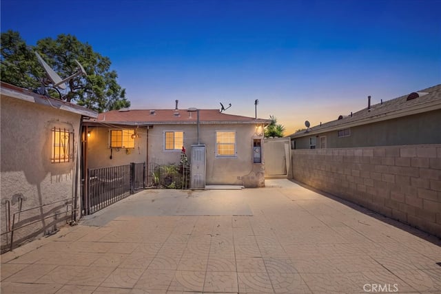 2011 N Grape, Compton, CA 90222 — photo 4 of 44