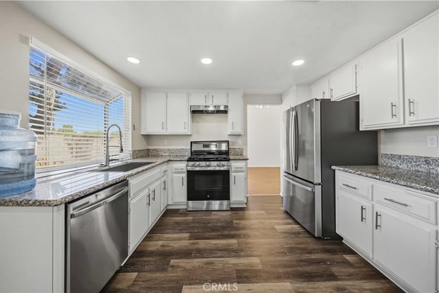 43753 Rialto, Lancaster, CA 93535 — photo 3 of 38