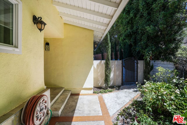 7796 Skyhill Drive, Los Angeles, CA 90068 — photo 3 of 37