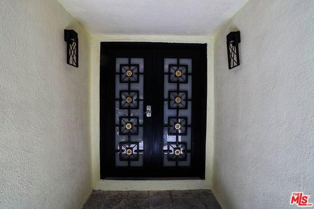 7796 Skyhill Drive, Los Angeles, CA 90068 — photo 4 of 37
