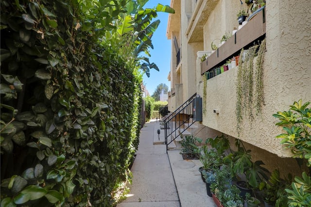 18954 Sherman Way 9, Reseda, CA 91335 — photo 25 of 26