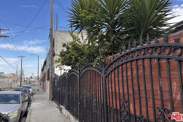 1554 E 24th Street, Los Angeles, CA 90011 — photo 6 of 7