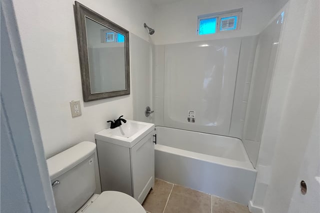 2412 Gale Avenue, Long Beach, CA 90810 — photo 12 of 17