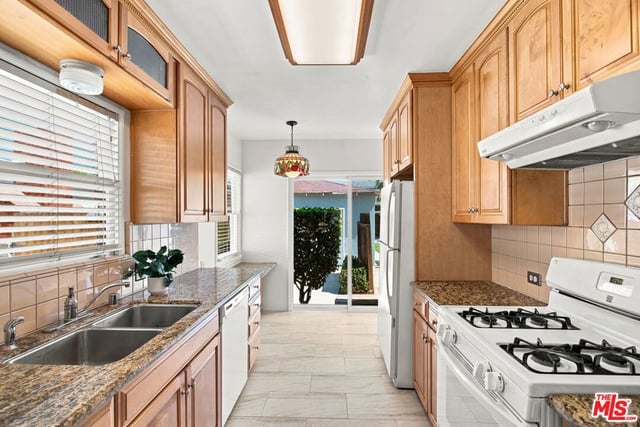 801 W Columbia Street, Long Beach, CA 90806 — photo 15 of 46