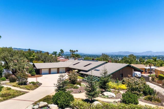86 Pino Court, Camarillo, CA 93010 — photo 2 of 67