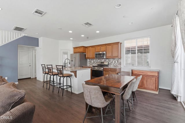 155 Rosewood Street, Fillmore, CA 93015 — photo 9 of 34