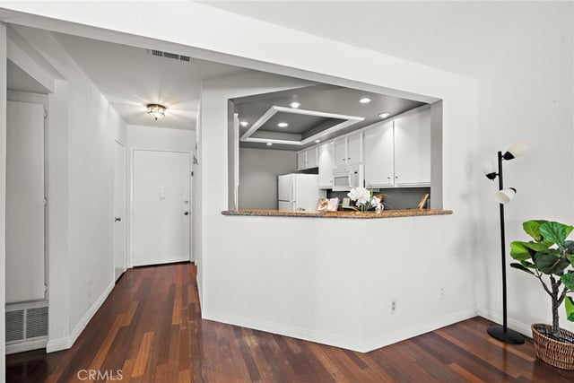 1100 Newport Avenue 404, Long Beach, CA 90804 — photo 10 of 25