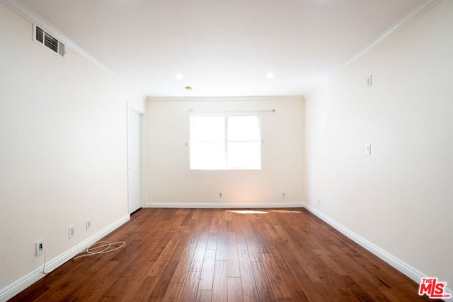 433 S Manhattan Place 108, Los Angeles, CA 90020 — photo 30 of 36