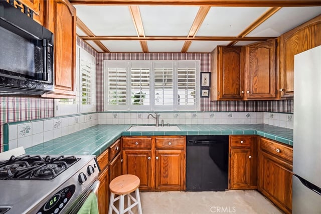 15571 Otsego, Los Angeles, CA 91436 — photo 14 of 28