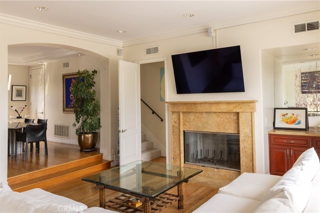 1905 Colby Avenue, Los Angeles, CA 90025 — photo 4 of 19