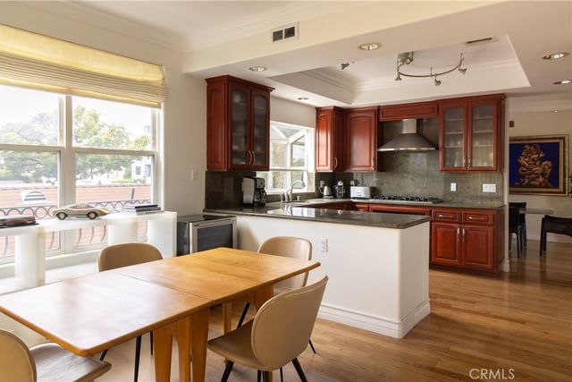 1905 Colby Avenue, Los Angeles, CA 90025 — photo 8 of 19