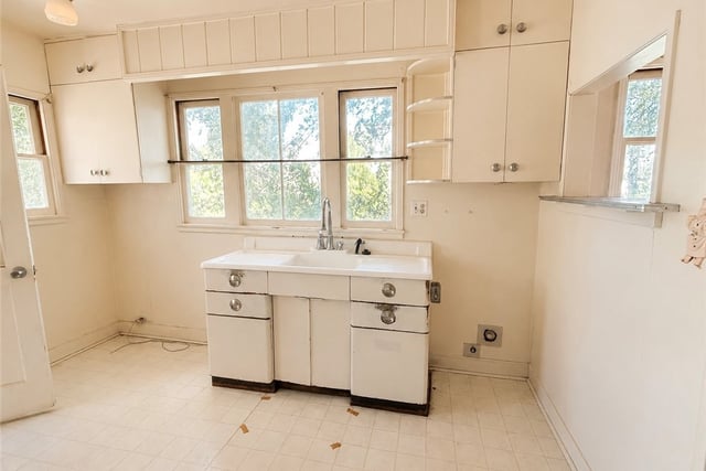 12229 Alta, Sylmar, CA 91342 — photo 12 of 43