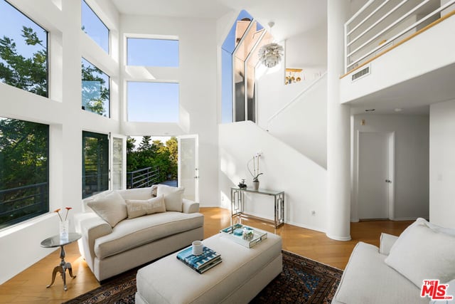 7265 Caverna Drive, Los Angeles, CA 90068 — photo 15 of 33