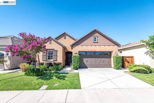 1033 Malbec Ln, Brentwood, CA 94513 — photo 2 of 93