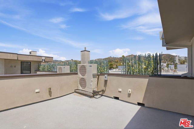 1434 N Poinsettia Place 307, Los Angeles, CA 90046 — photo 11 of 17