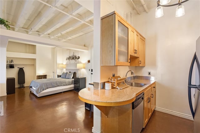 312 W 5th 707, Los Angeles, CA 90013 — photo 23 of 25