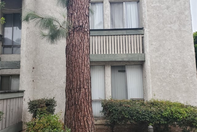 8601 International 166, Canoga Park, CA 91304 — photo 4 of 8
