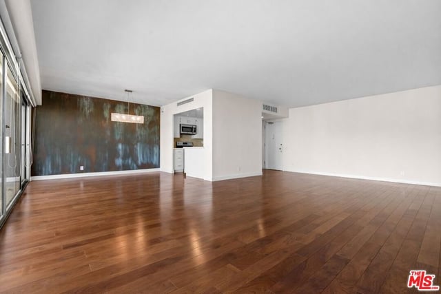 10450 Wilshire Boulevard 4G, Los Angeles, CA 90024 — photo 15 of 26