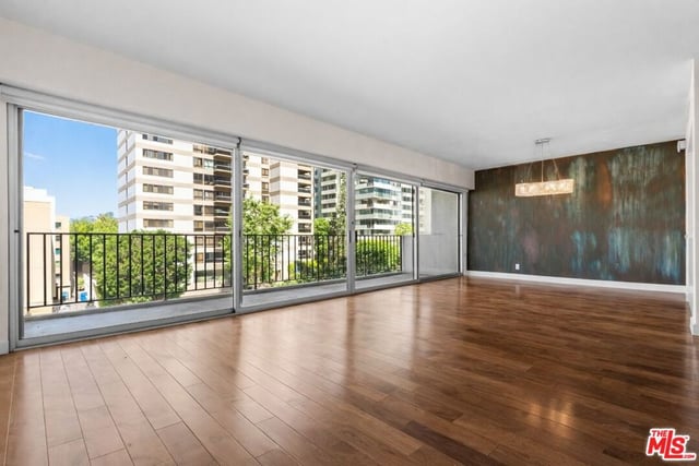 10450 Wilshire Boulevard 4G, Los Angeles, CA 90024 — photo 16 of 26
